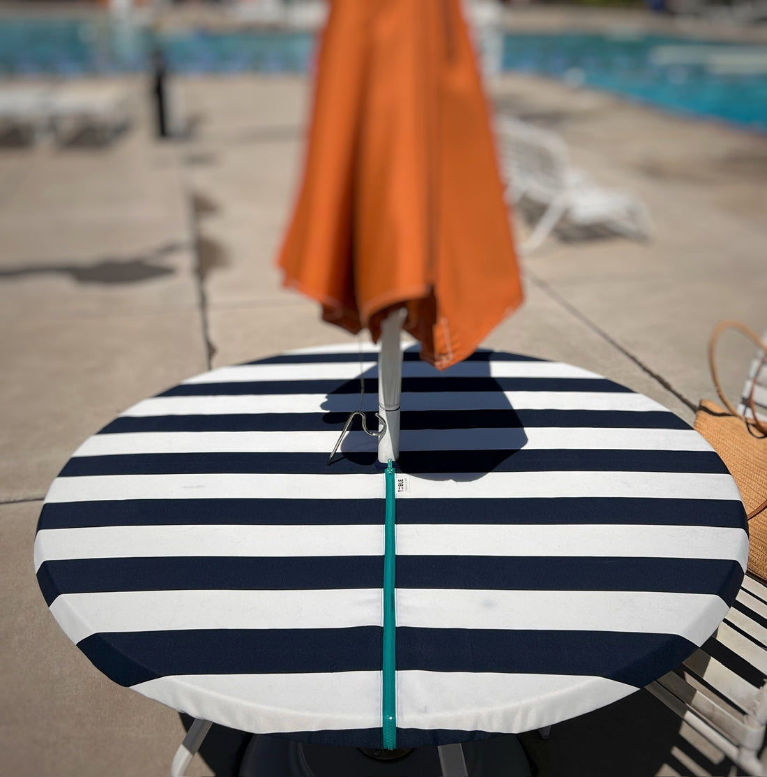 Why a Fitted Tablecloth is Pool-Perfect!